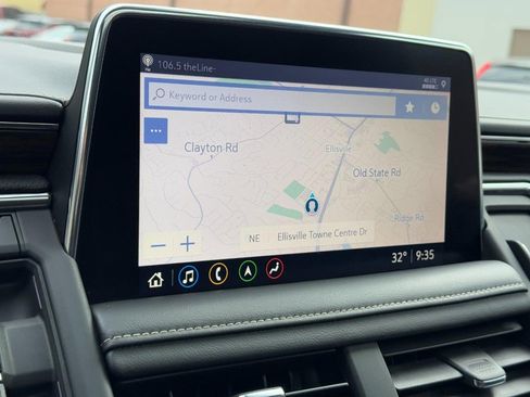 Used 2021 Chevrolet Suburban Premier w/ Premium Package image 24