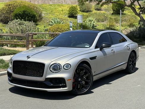 Used 2023 Bentley Flying Spur S V8 AWD/4WD image 2