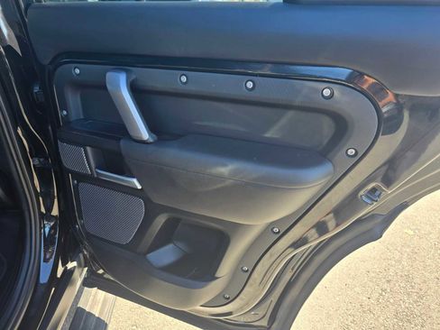 Used 2022 Land Rover Defender 110 V8 image 13