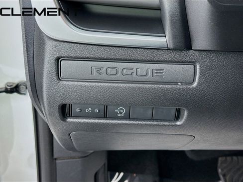 Used 2024 Nissan Rogue S image 12