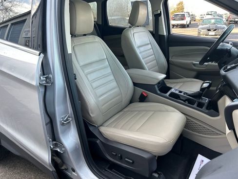 Used 2019 Ford Escape Titanium image 16