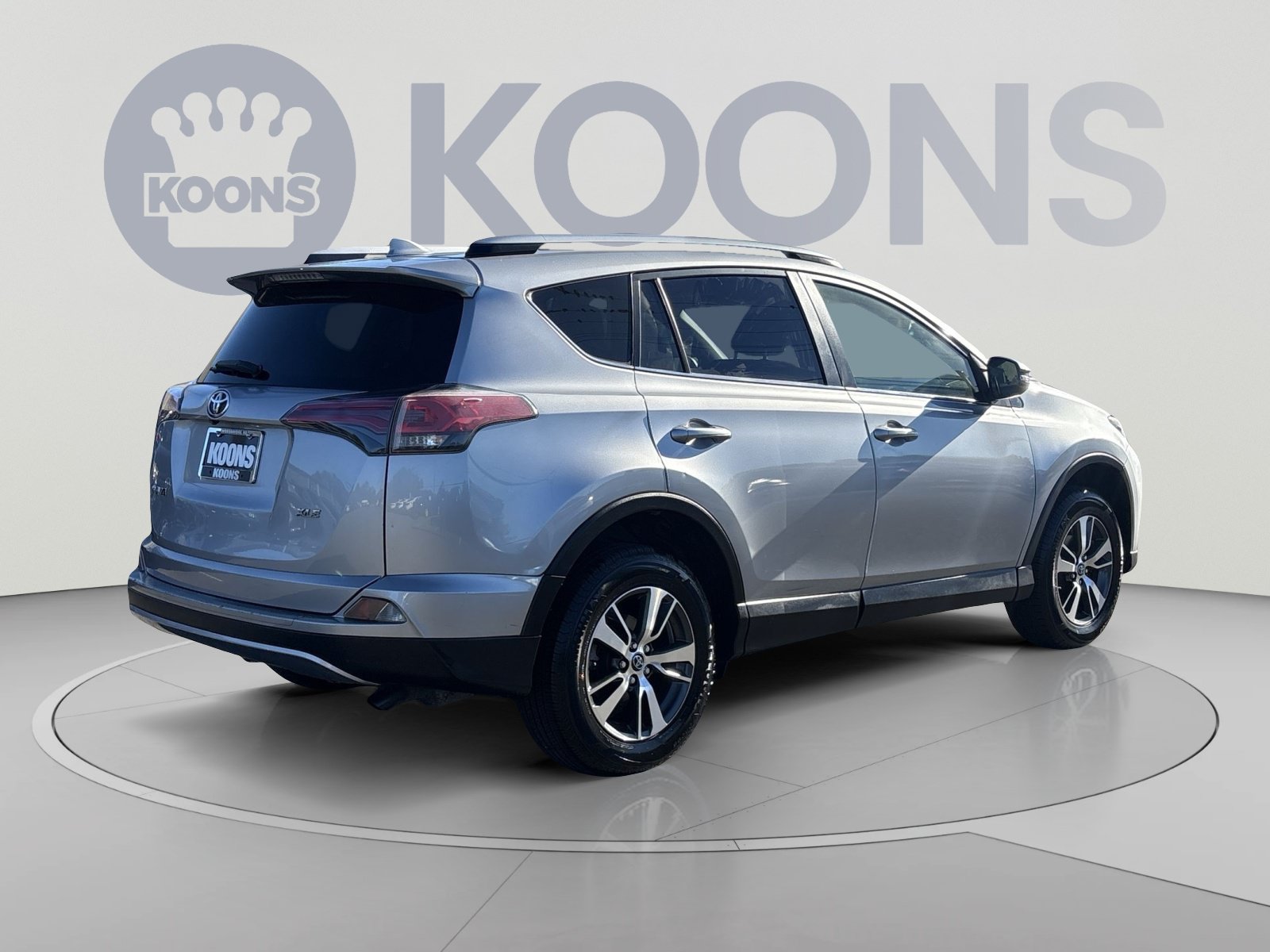 Used 2018 Toyota RAV4 XLE w/ Plus Extra Value Package FWD image 7