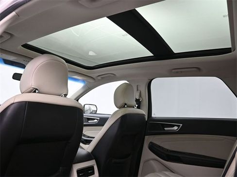 Used 2017 Ford Edge Titanium w/ Equipment Group 301A image 23