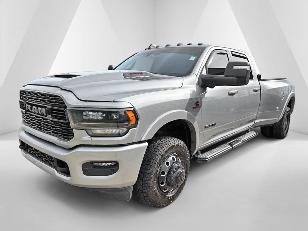 Used 2024 RAM 3500 Limited w/ Night Edition AWD/4WD image 3