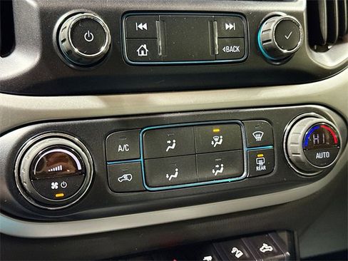 Used 2020 Chevrolet Colorado ZR2 image 18
