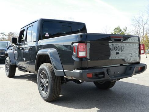 New 2026 Jeep Gladiator Sport image 9