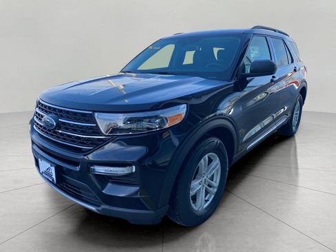 Certified 2024 Ford Explorer XLT w/ Equipment Group 202A image 4