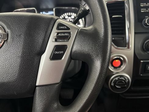 Used 2017 Nissan Titan SV AWD/4WD image 52