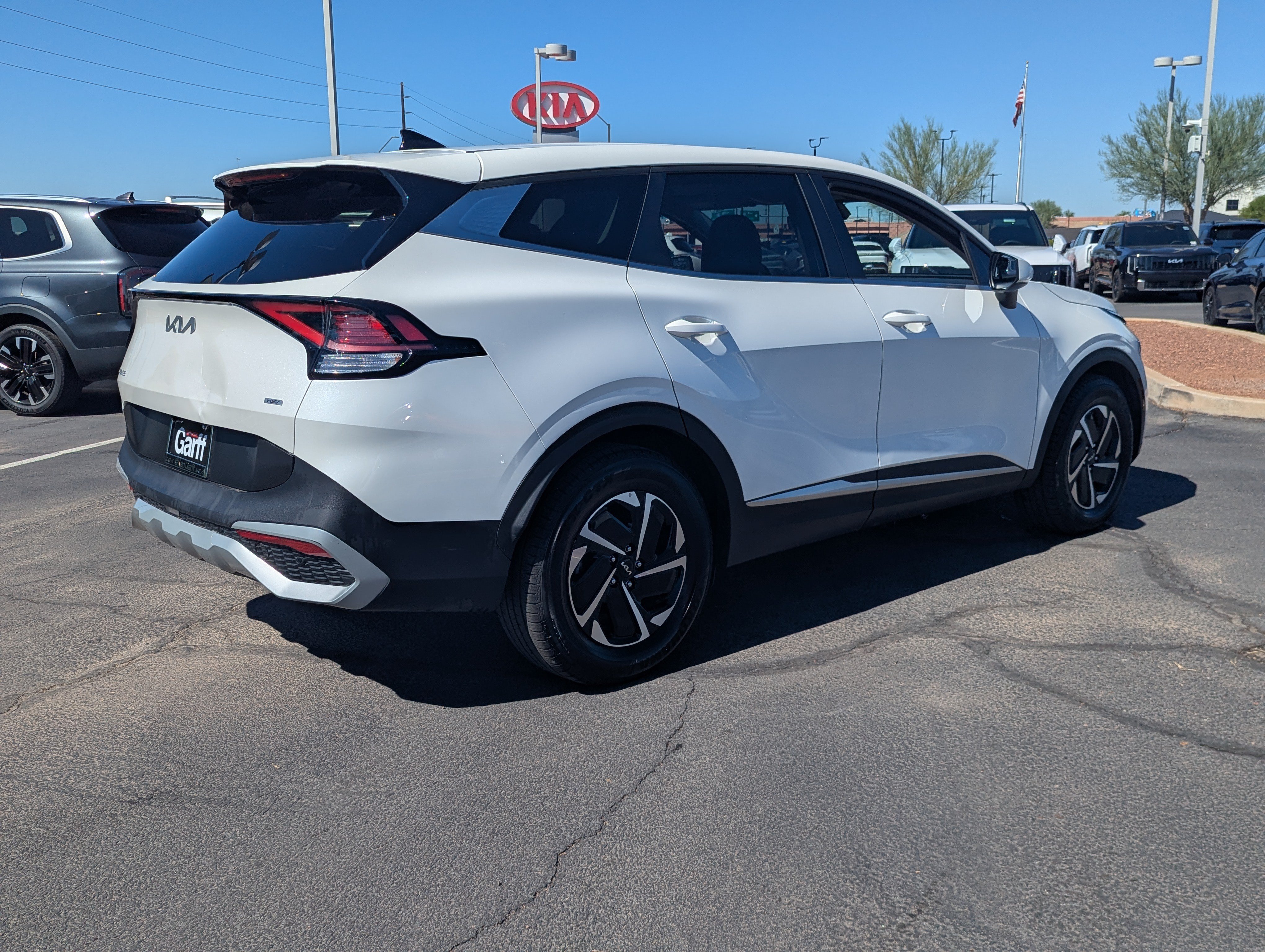 Used 2025 Kia Sportage LX FWD image 5