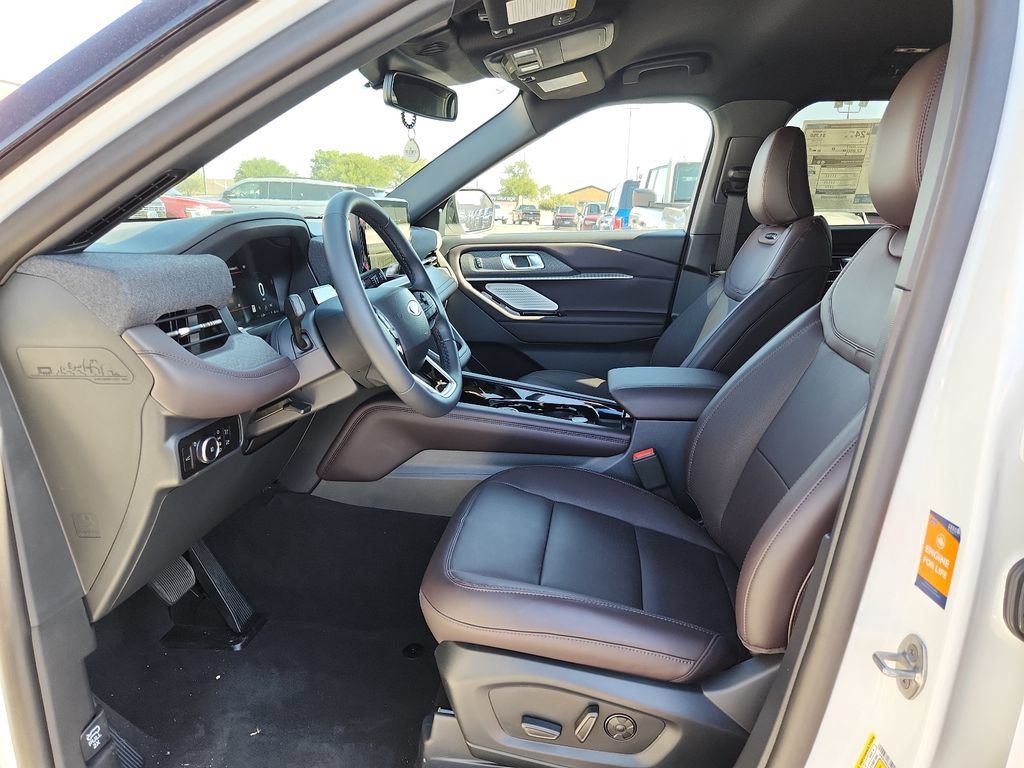 New 2026 Ford Explorer Platinum RWD image 23