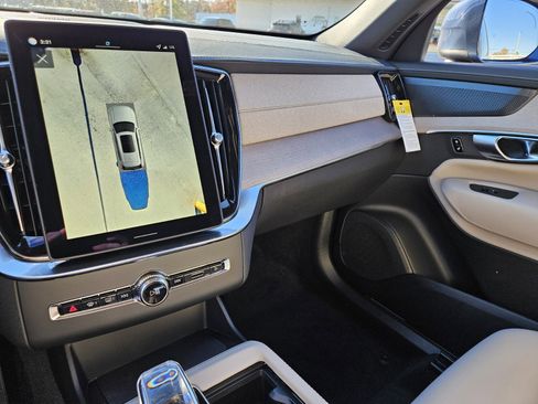 New 2026 Volvo XC90 B6 Plus w/ Protection Package Premier image 13