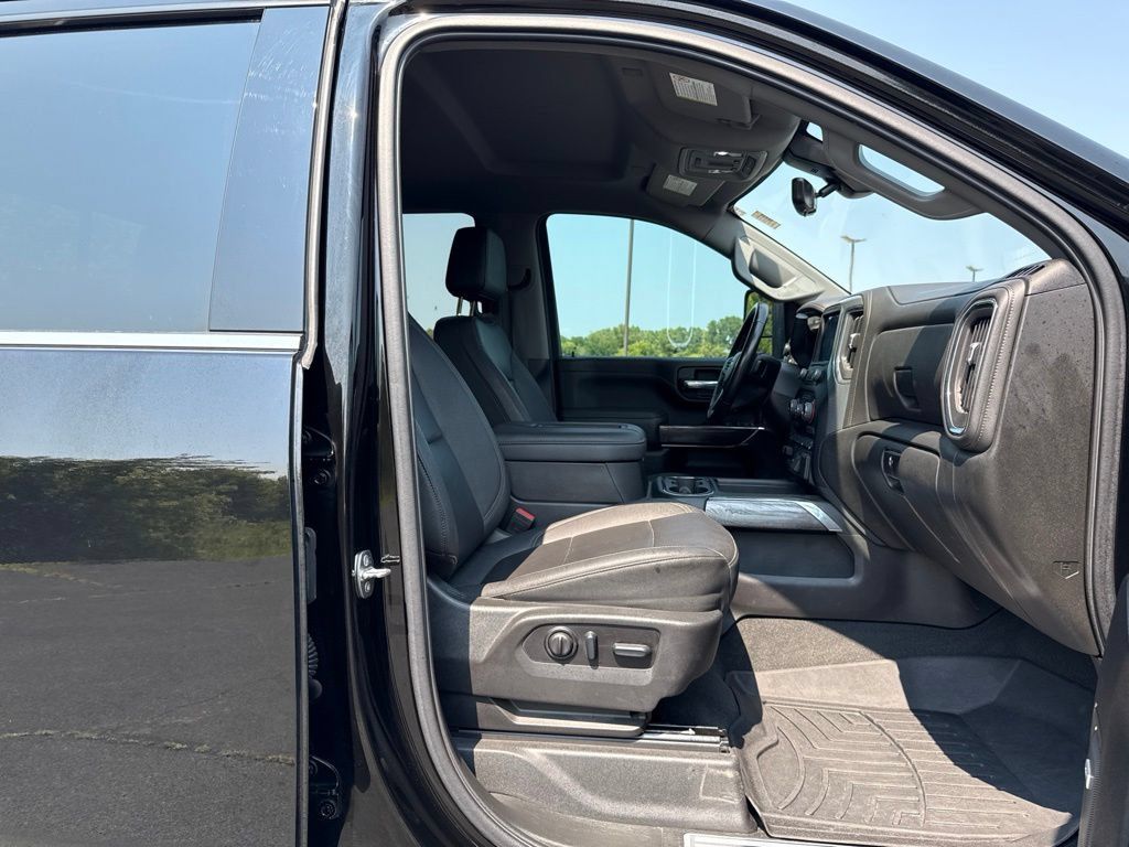 Used 2022 Chevrolet Silverado 2500 LTZ w/ LTZ Convenience Package AWD/4WD image 12