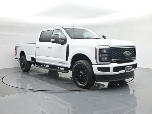 New 2026 Ford F250 Lariat w/ Black Appearance Package image 59