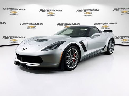 Used 2015 Chevrolet Corvette Z06 w/ 3LZ Preferred Equipment Group RWD image 3