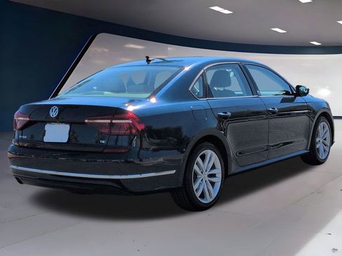 Used 2019 Volkswagen Passat 2.0T Wolfsburg w/ Wheels & Sunroof Package image 3