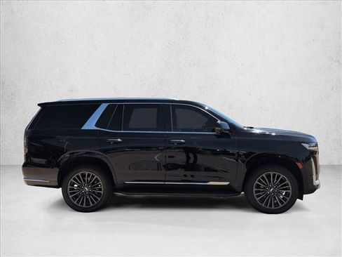 Used 2024 Cadillac Escalade Premium Luxury RWD image 4