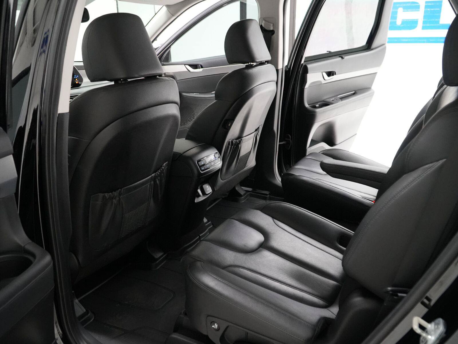 Used 2022 Hyundai Palisade SEL w/ Premium Package FWD image 13