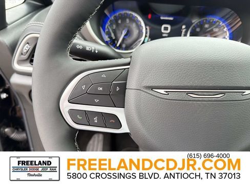 New 2027 Chrysler Pacifica Select FWD image 25