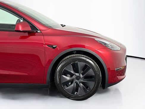 Used 2025 Tesla Model Y Long Range image 49
