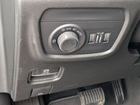 New 2026 Jeep Grand Cherokee Laredo image 14