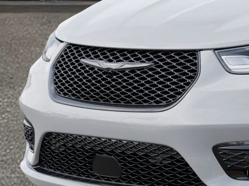 New 2026 Chrysler Pacifica Limited w/ S Appearance Package image 11