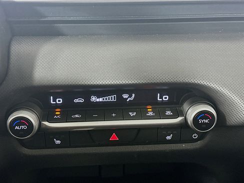 Used 2025 MAZDA CX-50 AWD 2.5 S w/ Premium Package image 22