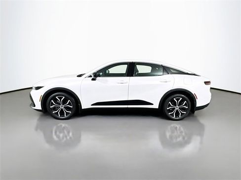 Used 2026 Toyota Crown XLE image 3