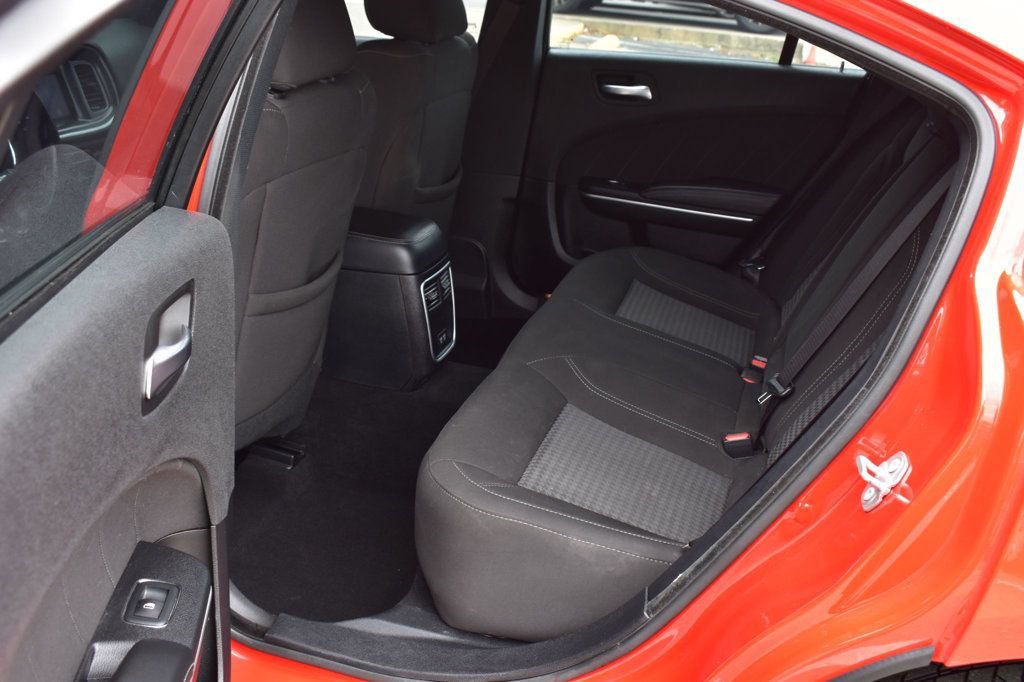 Used 2020 Dodge Charger SXT w/ Driver Convenience Group RWD image 20