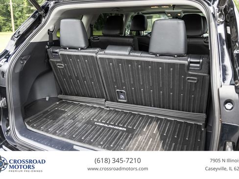 Used 2023 Toyota Highlander XLE AWD/4WD image 29