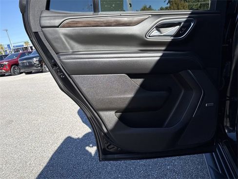 Used 2021 Chevrolet Tahoe LT w/ Luxury Package image 37