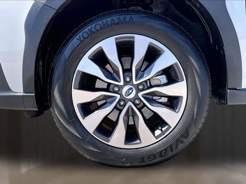 Used 2025 Subaru Outback Touring XT AWD/4WD image 8
