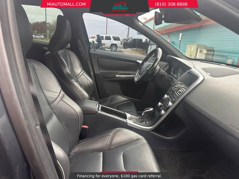 Used 2015 Volvo XC60 T6 R-Design Platinum image 13