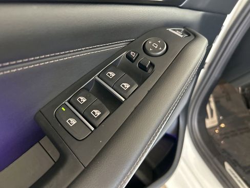 Used 2024 BMW X5 sDrive40i w/ M Sport Package image 46