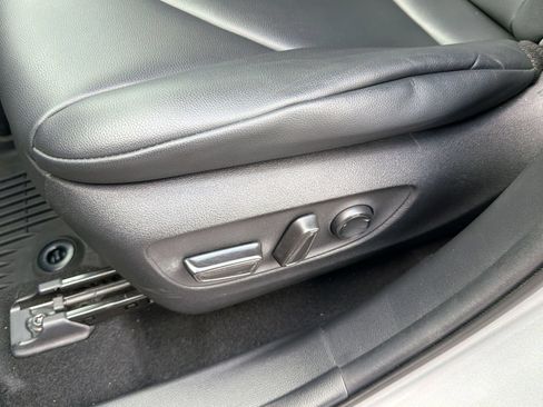 Used 2020 Toyota Highlander XLE FWD image 14