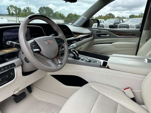 Used 2024 Cadillac Escalade Premium Luxury Platinum image 34