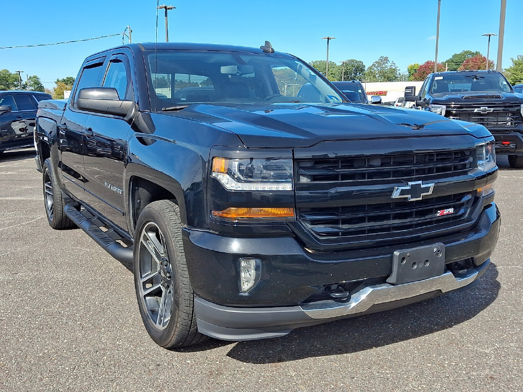 Used 2018 Chevrolet Silverado 1500 LT w/ All Star Edition AWD/4WD image 2