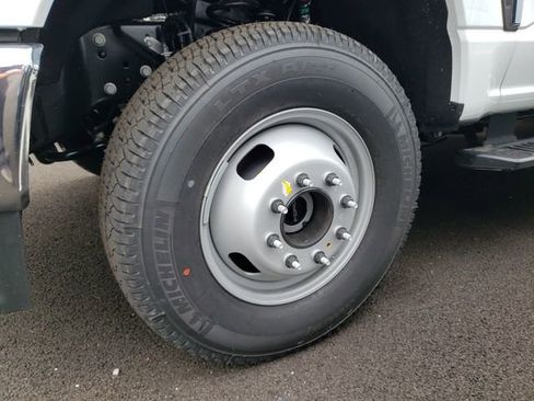 New 2026 Ford F350 XL w/ XL Chrome Package AWD/4WD image 23