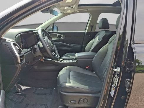 Used 2023 Kia Sorento SX AWD/4WD image 16