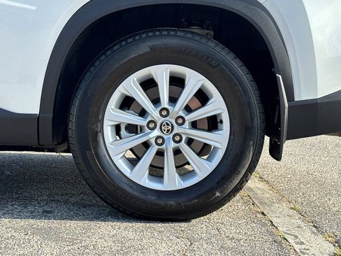 Certified 2024 Toyota Grand Highlander AWD image 28
