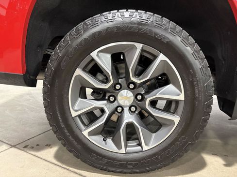 Used 2022 Chevrolet Silverado 1500 LT AWD/4WD image 53
