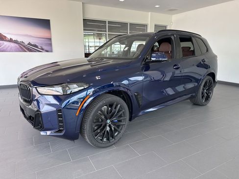 New 2026 BMW X5 xDrive40i w/ M Sport Package AWD/4WD image 4