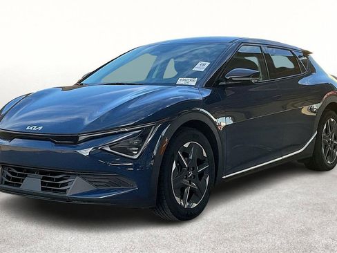 Used 2025 Kia EV6 Light image 11