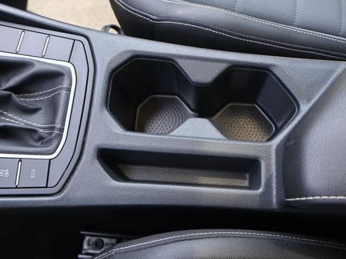 Used 2025 Volkswagen Jetta SE FWD image 26