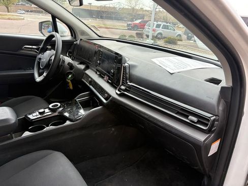 Used 2023 Kia Sportage LX image 29