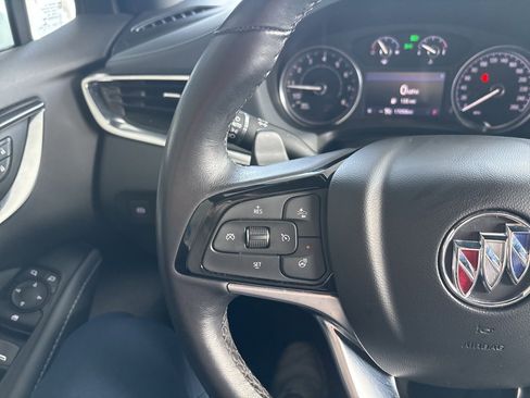 Used 2022 Buick Enclave Essence image 12
