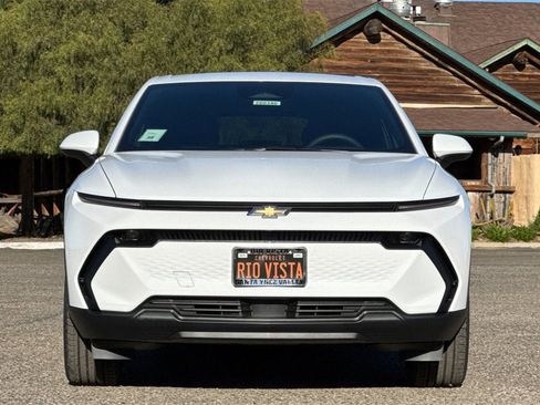 New 2026 Chevrolet Equinox EV LT image 9