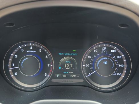 Used 2014 Hyundai Azera Limited w/ Option Group 02 FWD image 11