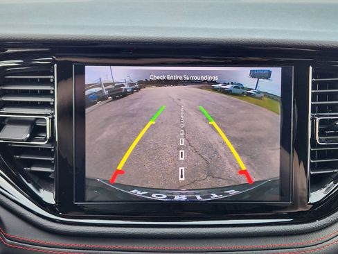 Used 2025 Dodge Durango GT AWD/4WD image 18