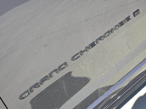 New 2025 Jeep Grand Cherokee L Summit image 8