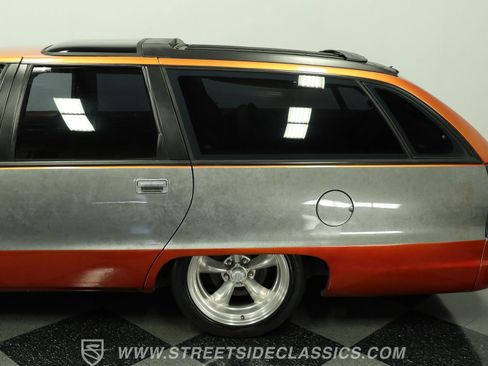 Used 1992 Oldsmobile Custom Cruiser RWD image 24